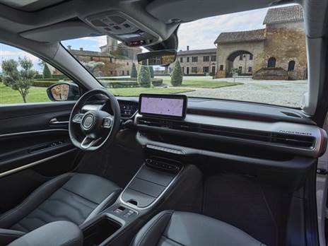 שמות רמות הגימור זהות לחשמלי, האבזור לא