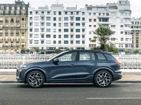 מתברג בין ה-Q5 ל-Q8 אי-טרון