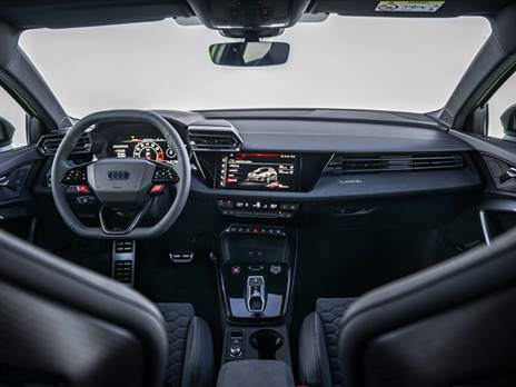 הגה חדש וגרפיקות חדשות. את השאר אתם מכירים