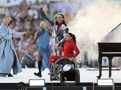 מרגלית וכלאף במופעי הריקוד בטקס הפתיחה (GETTY)
