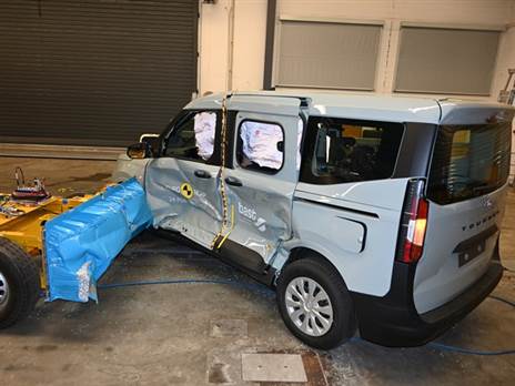 פורד טורנאו קורייר - רק 3 כוכבי בטיחות