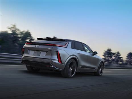 עם 3.3 שניות ל-60 מייל/שעה, היא גם הקאדילק (הסדרתית) המהירה בהיסטוריה