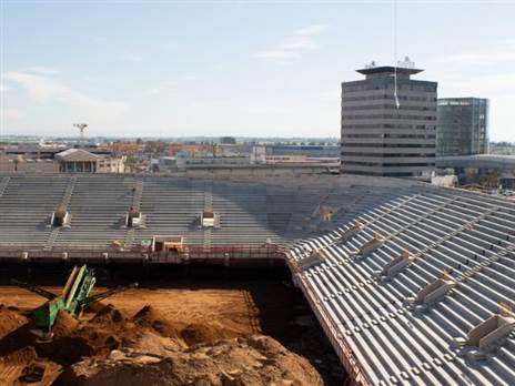 מבט על היציע הדרומי והמזרחי (רן ענפי)