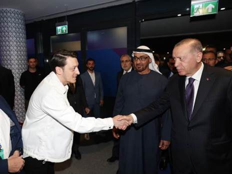 מסוט אוזיל וארדואן. קשר העבר פנה לכיוונים מעוררי מחלוקת (GETTY)