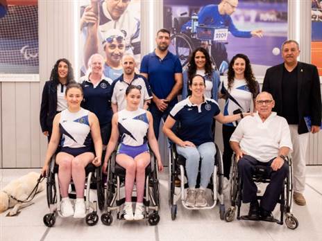 (נדב הולצמן)