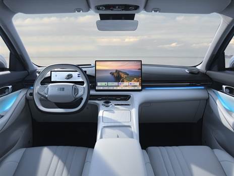 תא נוסעים איכותי ומאובזר יותר ויש גם ציון ריסוק אירופאי של 5 כוכבים