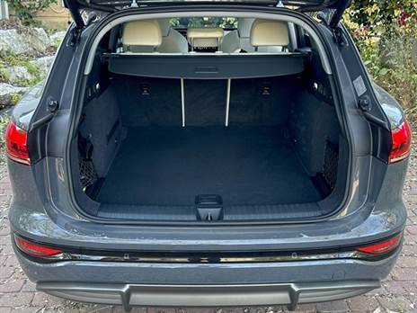 תא מטען גדול ושימושי בנפח 526 ליטר. רגע יש גם אחד מלפנים