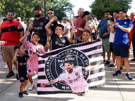 מסי הפך לגיבור תרבות (getty)
