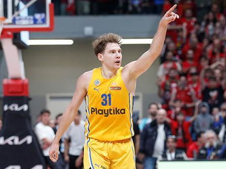 הוא אמור להוביל את הקו האחורי גם בעונה הבאה. יוקובאיטיס (אלן שיבר)