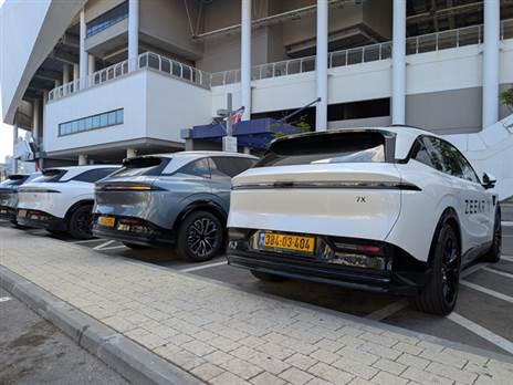 קרוב מאוד במידותיו לאקספנג G6