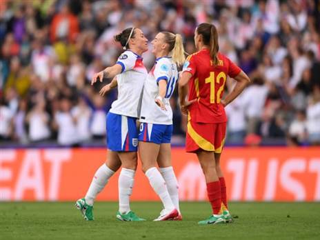 אנגליה השוותה (GETTY)