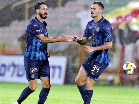 אבו פרחי עם יחזקאל. שער קריטי באשדוד (אלן שיבר)