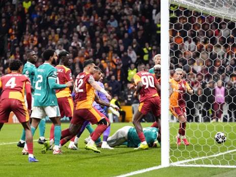 וכך קרה גם לליברפול בצד השני (Photo by Elif Ozturk/Anadolu via Getty Images)