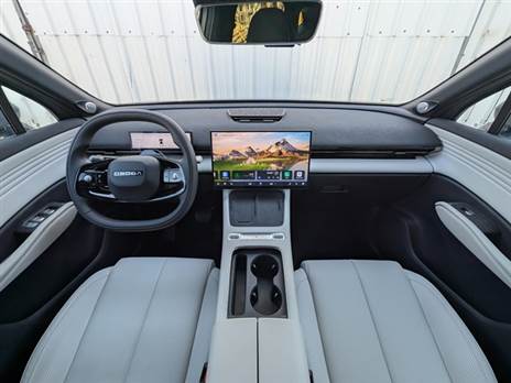 עיצוב פנים שגרתי, לצד איכות חומרים והרכבה טובה