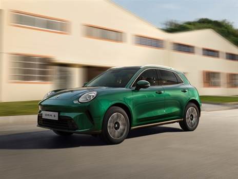 הביצועים מספקים, רק היינו מצפים ליותר מתיבת ההילוכים