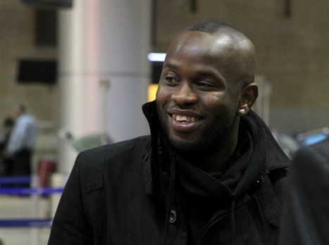 יצא לצרפת. תמוז (קובי אליהו, וואלה!)