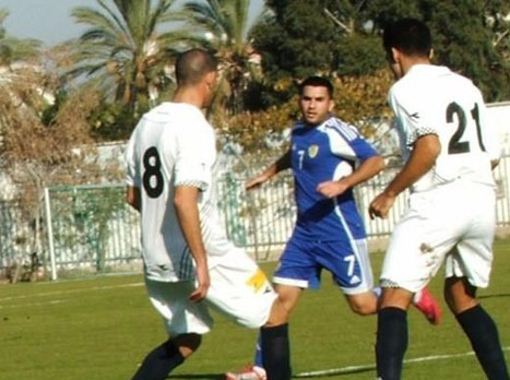 "מחכה לבכורה". סרור במדי כרמיאל (דאבל-פס)