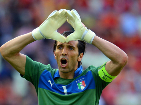 בופון, גאה בנבחרתו (GETTYIMAGES)