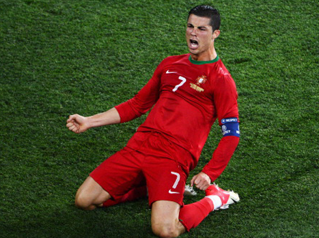 ושמישהו ינסה לעצור אותו. רונאלדו (GETTYIMAGES)