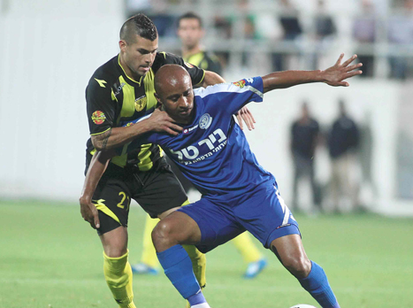 קובי מויאל. קרב על מקום ב-11 (אלן שיבר)