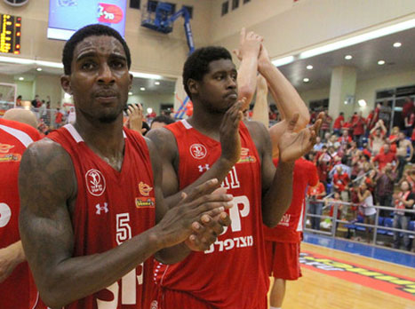 אלן. לא הולך לשום מקום (קובי אליהו, וואלה)