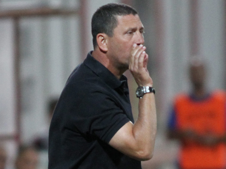 קלינגר, החרב כבר על הצוואר (יוסי שקל)