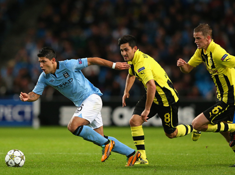 אגוארו בדרך לשער של דרוטמונד (gettyimages)