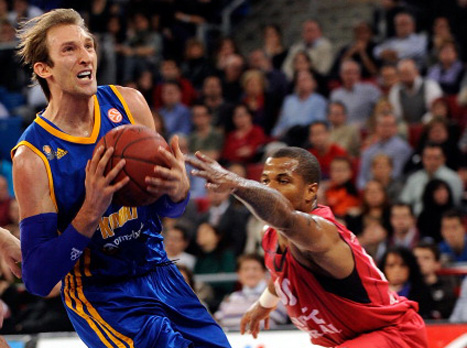 קוק מקאחה לא מצליח לעצור את פלאניניץ' (GETTYIMAGES)