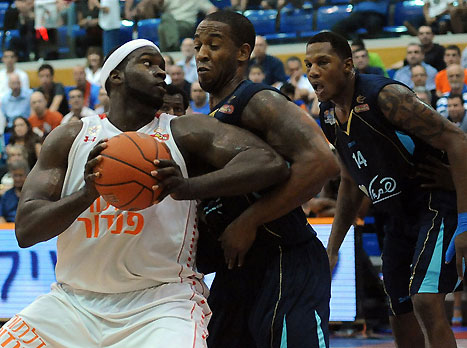 יאנגר. יעשה את כל הדרך צפונה (ברני ארדוב, וואלה!)