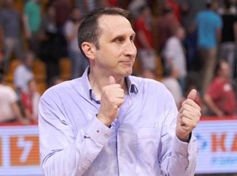 בלאט. "יוצר אווירה טובה" (אלן שיבר)