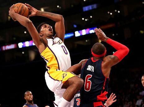 יאנג, הוביל את הלייקרס לניצחון קליל (GETTYIMAGES)