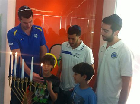 פניני, אוחיון וצוברי, הביאו אור (אלן שיבר)