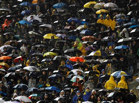 כמה אוהדים יגיעו למגרשים היום?