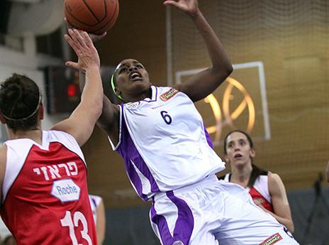 33 נקודות והצגה נדירה. שילדס (עודד קרני, איגוד הכדורסל)