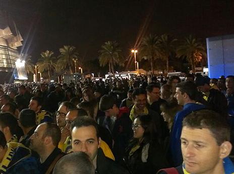 ככה זה נראה בזמן שבפנים כבר שיחקו