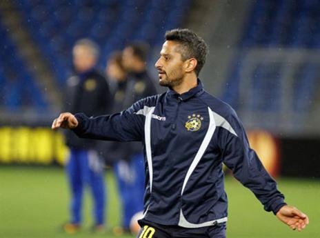 מי יפתח לצדו בחוד? יצחקי (מכבי ת"א, האתר הרשמי)