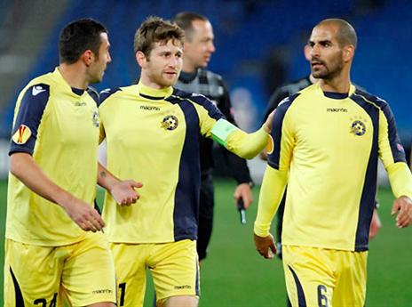 לא הצליחו לעמוד מול באזל. אלברמן, ייני ומיטרוביץ' (מכבי ת"א, האתר הרשמי)