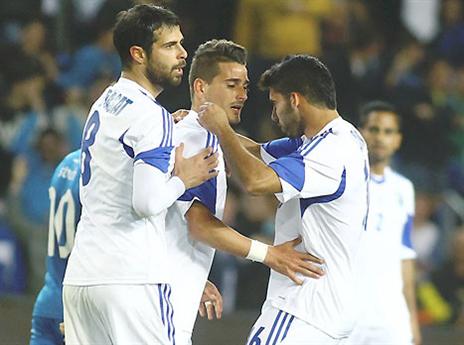 בוזגלו חוגג שער בכורה בנבחרת (אלן שיבר)