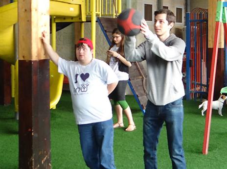 לא מפסיק להתנדב. שליט (צילום: ארגון "שלוה")