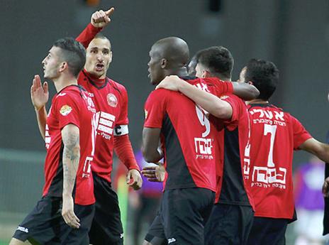 חגיגה מפתיעה. רעננה (אלן שיבר)