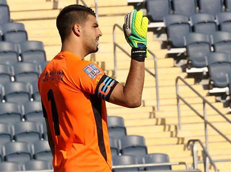 הרוש. ענה לביקורת מהיציע