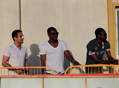 היו חסרים על הדשא