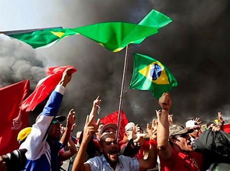 המפגינים יוצאים שוב לרחוב (Gettyimages)