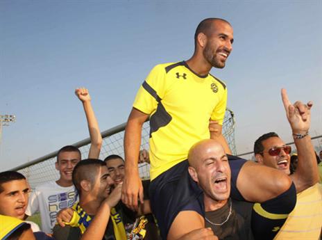 האוהדים רוצים אותו