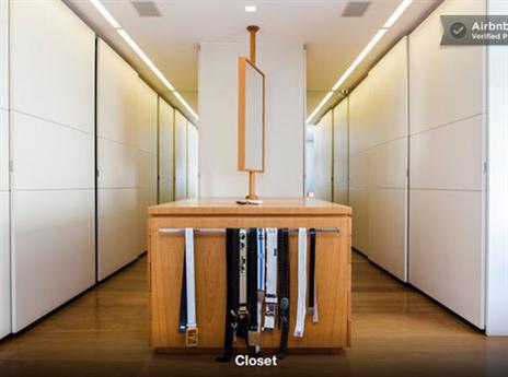 החגורות ספורות, אז אל תחשבו על זה אפילו (צילום:AIRBNB.COM)