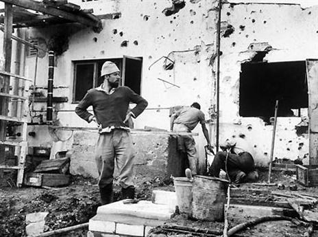 בארץ עסקו אז בדברים אחרים (gettyimages)