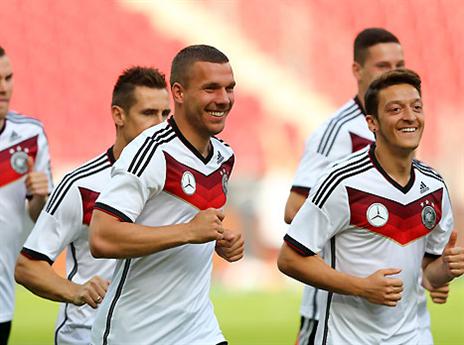 אוזיל. "רק תתנו לו לשחק כדורגל" (gettyimages)