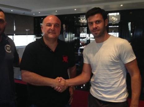 לא עוזב את קפריסין. קולאוטי