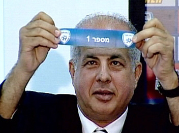 אבי לוזון. ההגרלה כבר השבוע