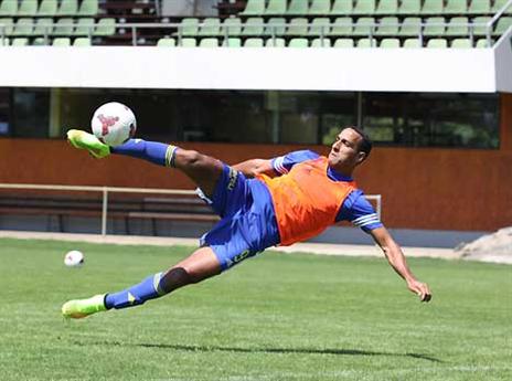 מנסה ליהנות מכדורגל (האתר הרשמי של מכבי ת"א)